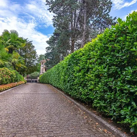 La Dependance Immersa Nel Parco Della Isabella Holiday home Stresa