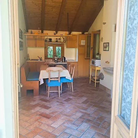 בית נופש The Dependance Of The Isabella By The Little River With Private Dedicated Parking סטרסה