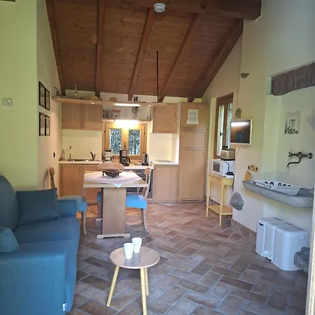 בית נופש The Dependance Of The Isabella By The Little River With Private Dedicated Parking סטרסה