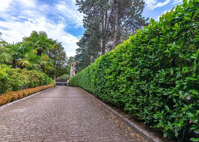 The Dependance Of The Isabella By The Little River With Private Dedicated Parking Semesterbostad Stresa